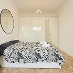 Appartement San Siro - Duomo Super Cozy & Close To Subway Milaan